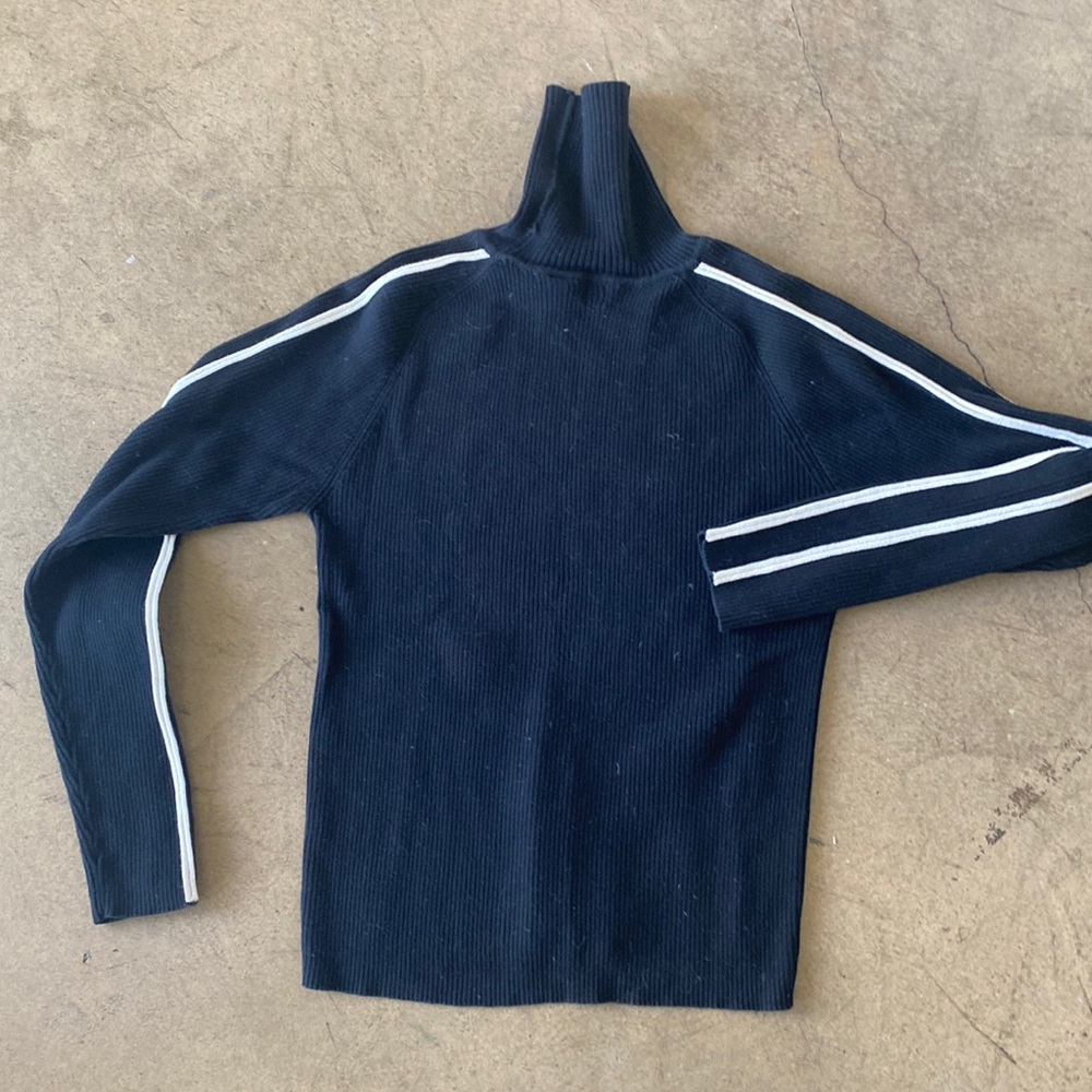 Gap cotton turtleneck with double stripes down sleeves . Great classic .
